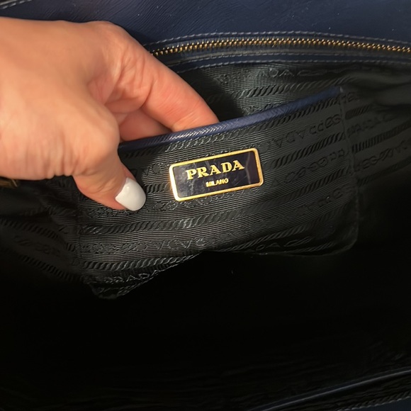 Prada bag - Picture 5 of 10